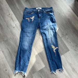 Hidden Jeans Blue Ankle Embroidered Jeans with Distressed Hem | Size 28